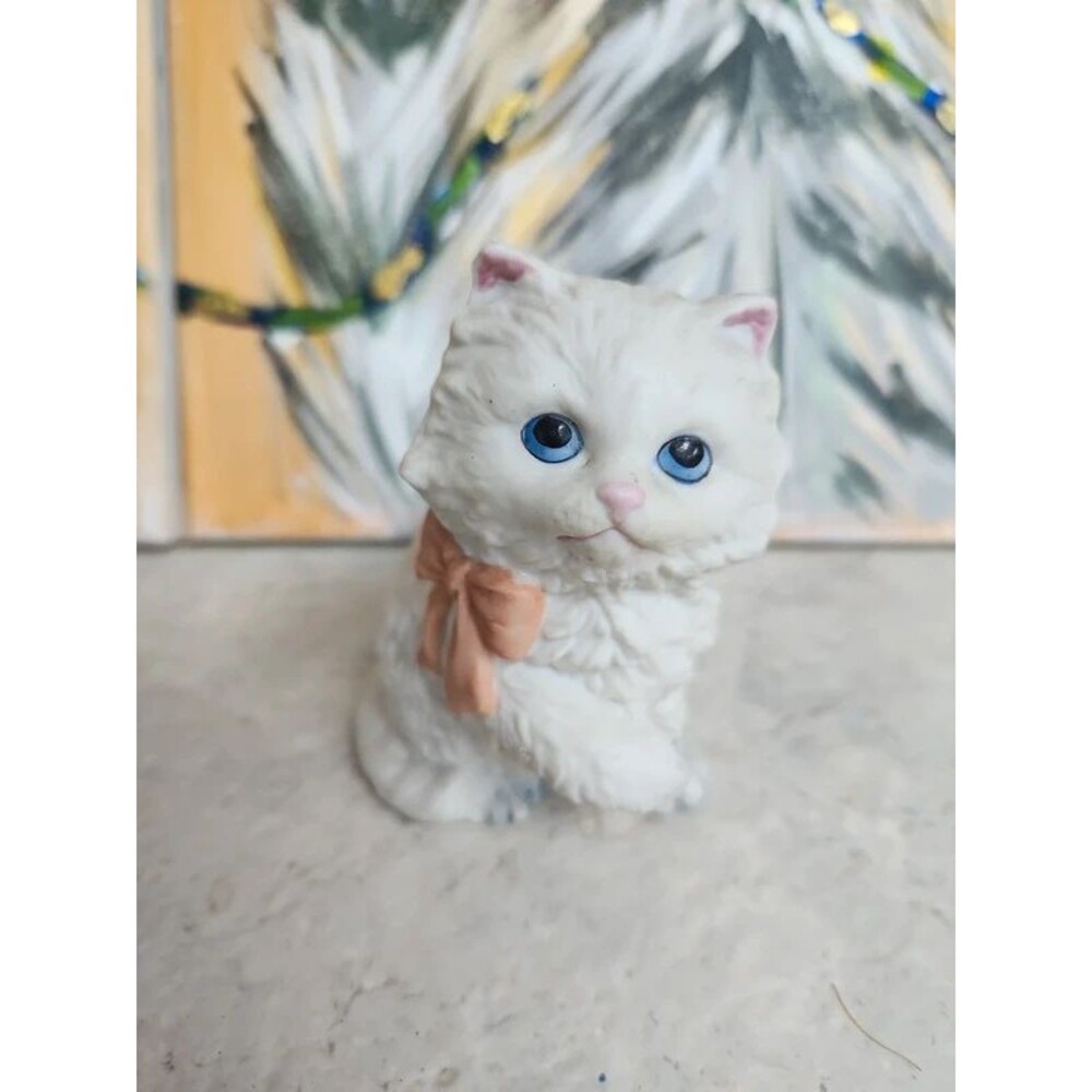 Homco white Persian cat no. 1428